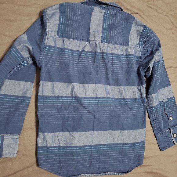 Calvin Klein Collared Shirt Fancy Boys Button Up Blue Stripe Pattern Kids Size 6 - Picture 2 of 3